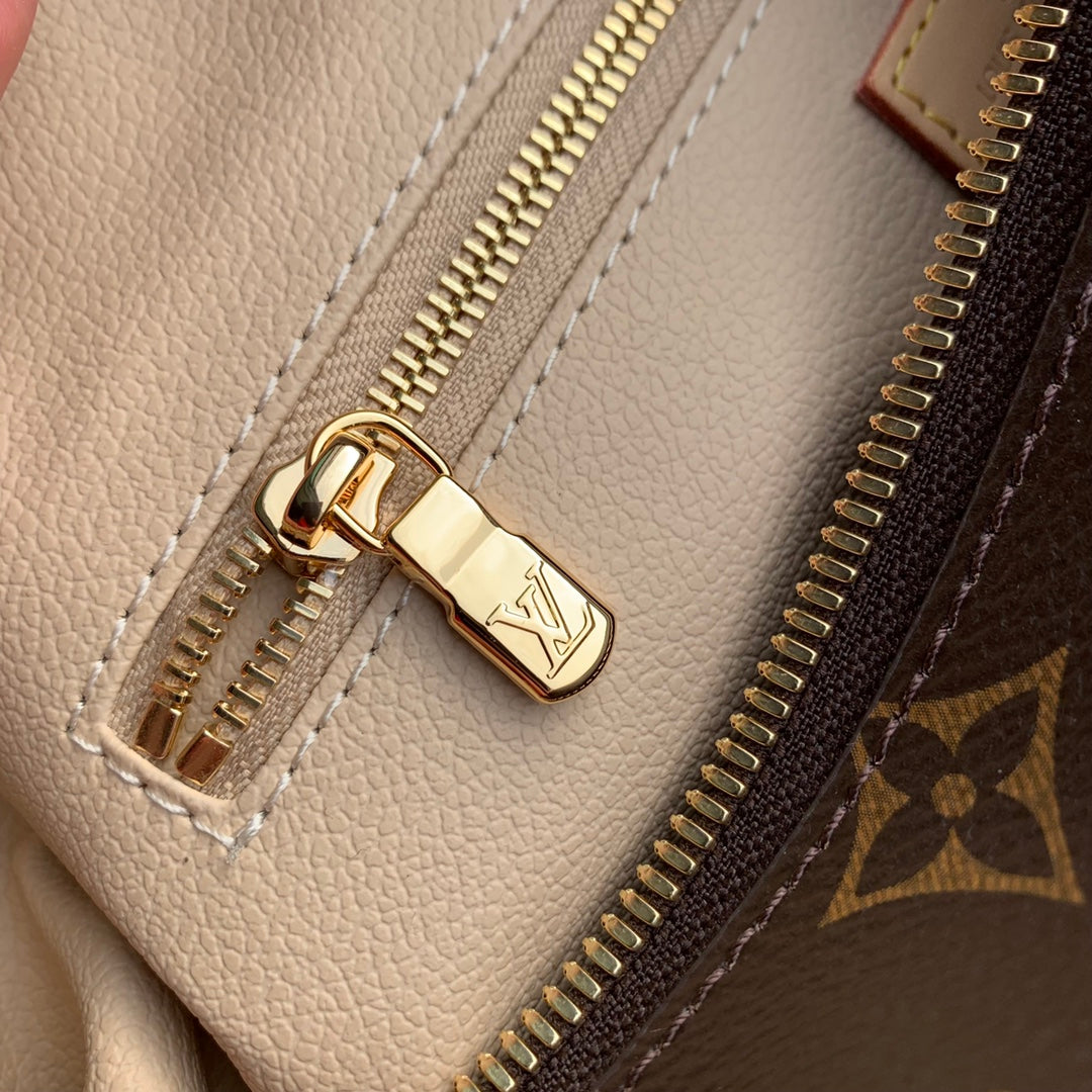 Louis Vuitton Cosmetic Pouch GM M46458