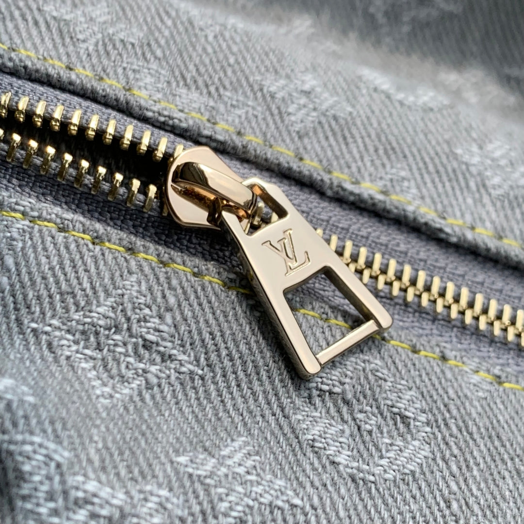 Louis Vuitton Cosmetic Pouch GM M13750