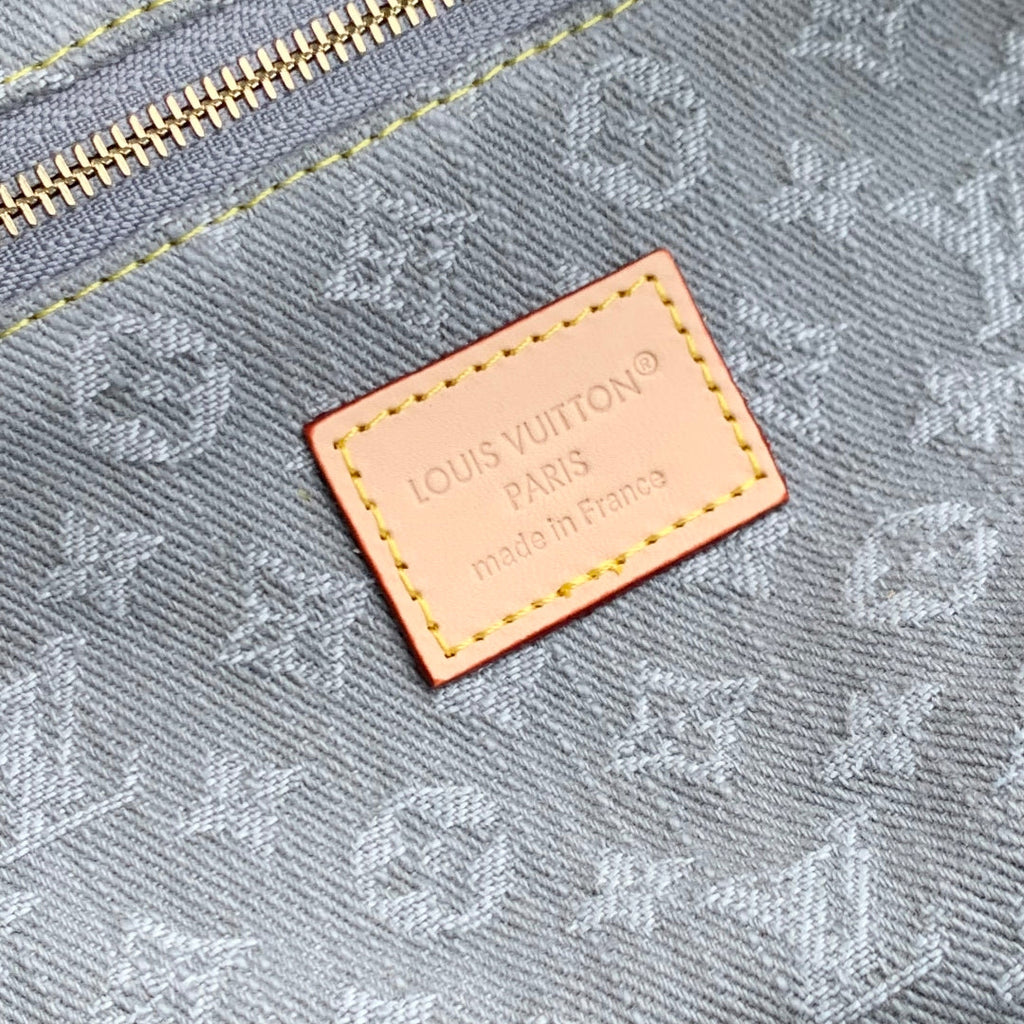 Louis Vuitton Cosmetic Pouch GM M13750