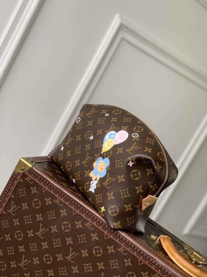 Louis Vuitton Cosmetic Pouch GM M14891 Monogram Canvas