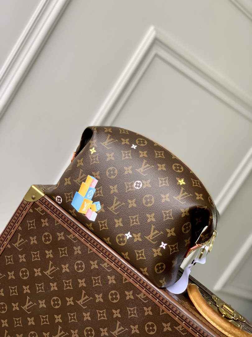 Louis Vuitton Cosmetic Pouch GM M14891 Monogram Canvas