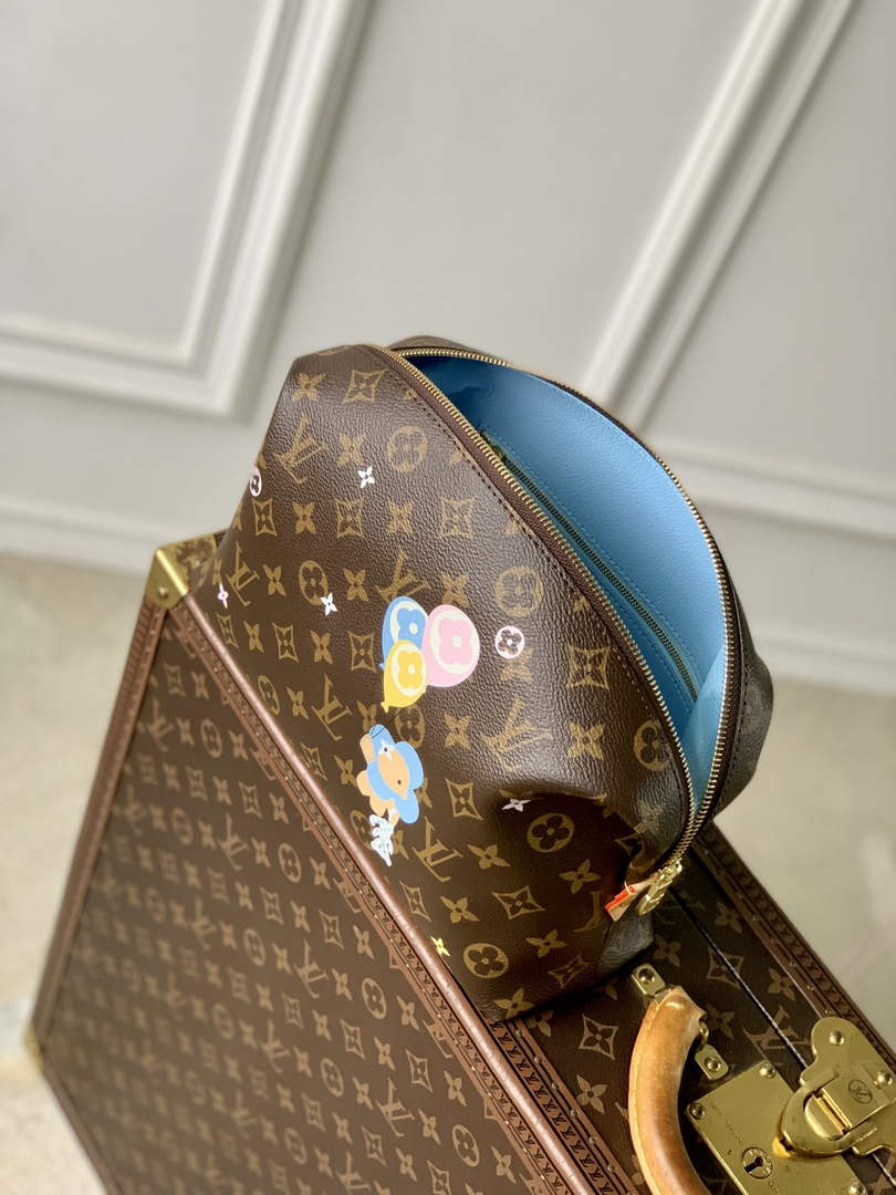 Louis Vuitton Cosmetic Pouch GM M14891 Monogram Canvas