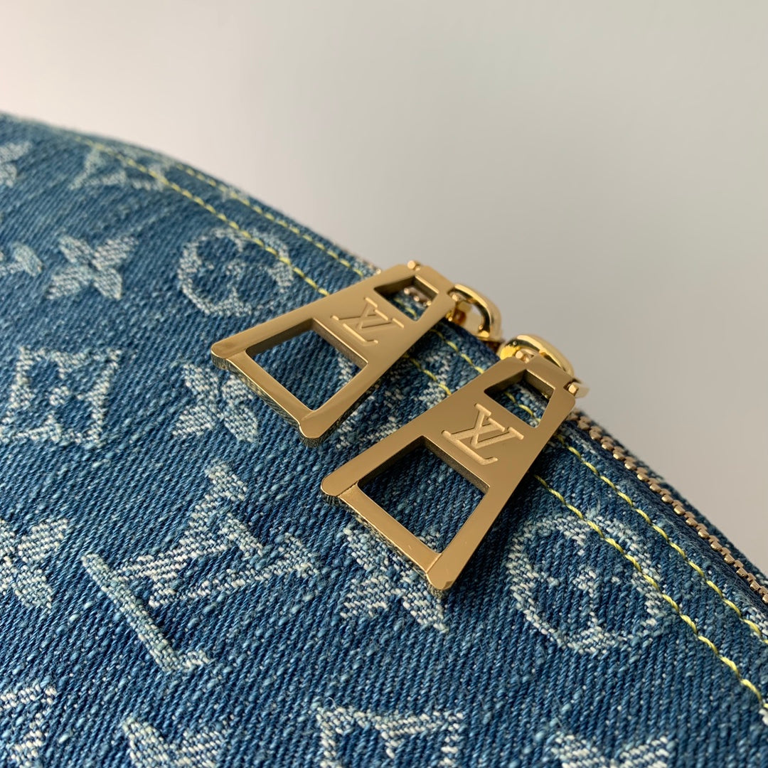 Louis Vuitton Pochette Cosmétique GM Autres Toiles Monogram M24317
