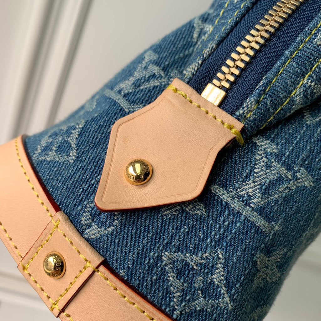 Louis Vuitton Pochette Cosmétique GM Autres Toiles Monogram M24317