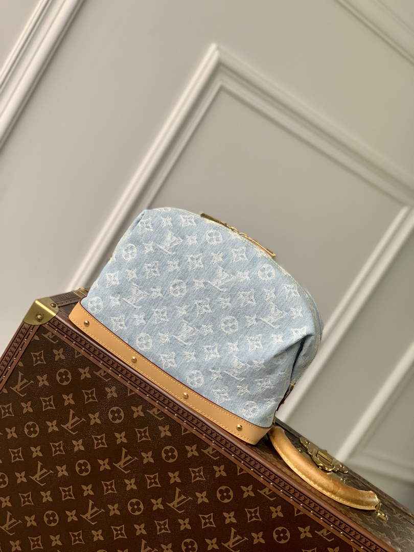 Louis Vuitton Pochette Cosmétique GM M24317 Light blue