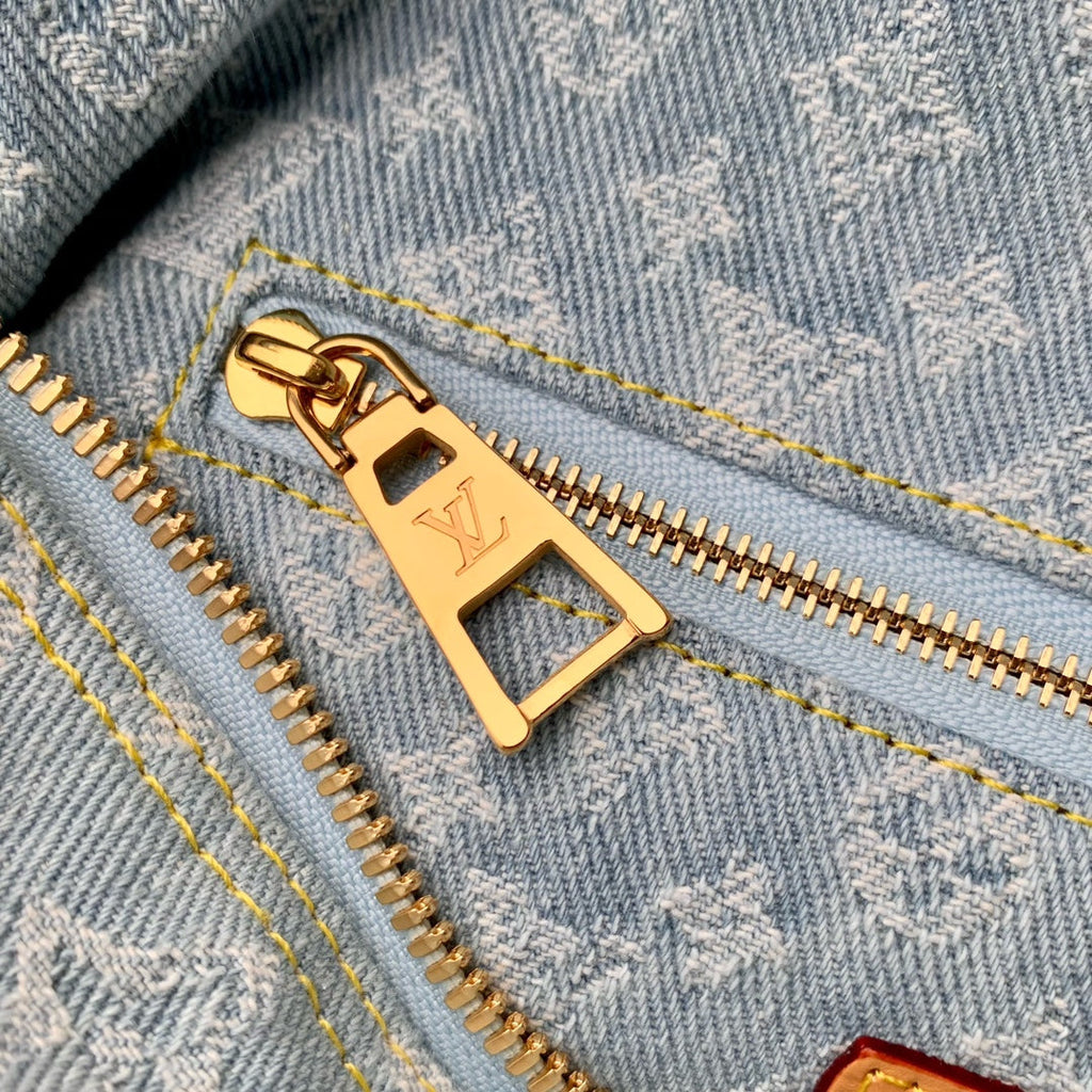 Louis Vuitton Pochette Cosmétique GM M24317 Light blue