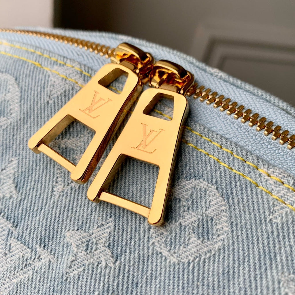 Louis Vuitton Pochette Cosmétique GM M24317 Light blue