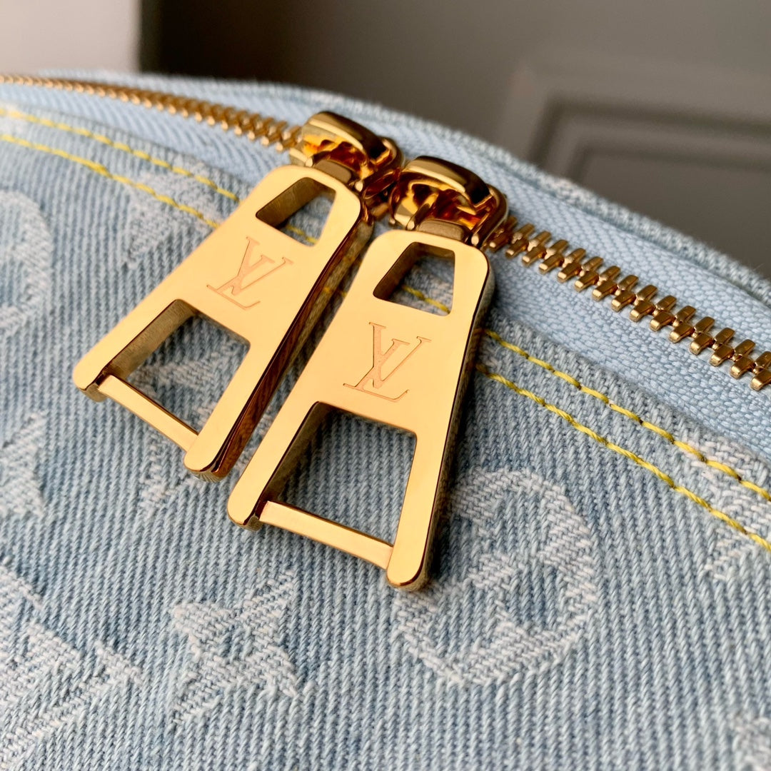 Louis Vuitton Pochette Cosmétique GM M24317 Light blue