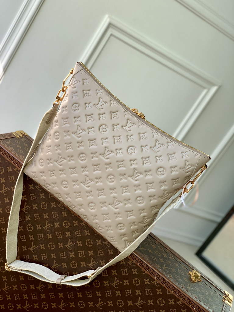 Louis Vuitton Coussin Hobo MM Bag M12071 - Default Title - View 3
