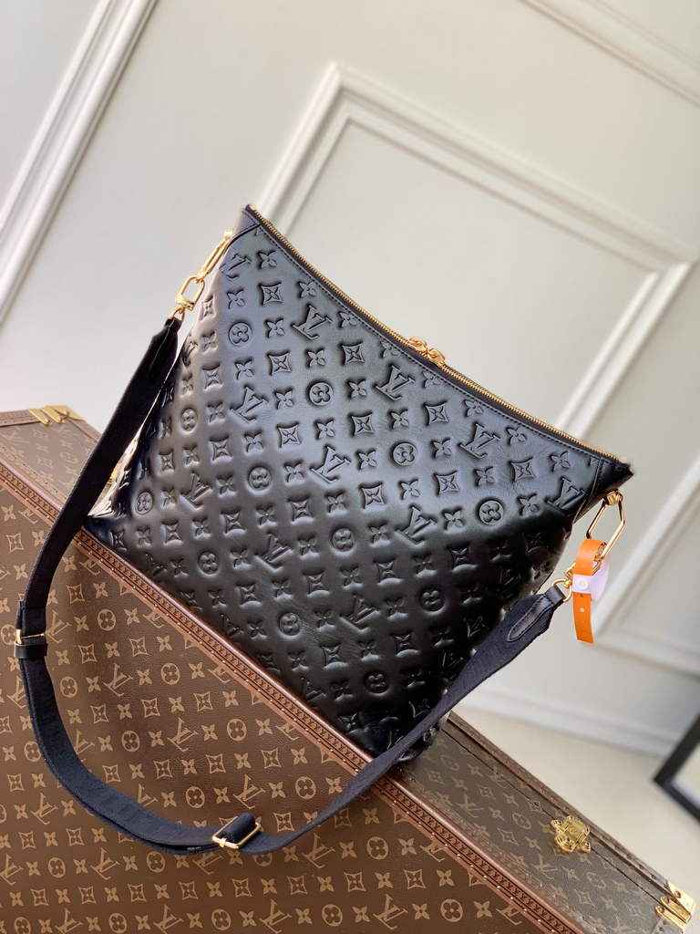 Louis Vuitton Coussin Hobo MM Bag M12068