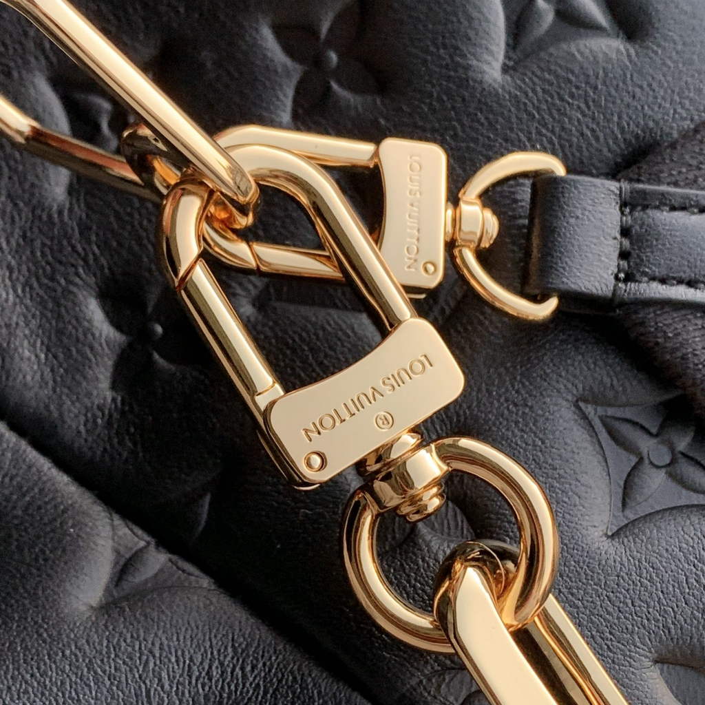 Louis Vuitton Coussin Hobo MM Bag M12068