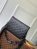 Louis Vuitton Coussin PM Bag M11370