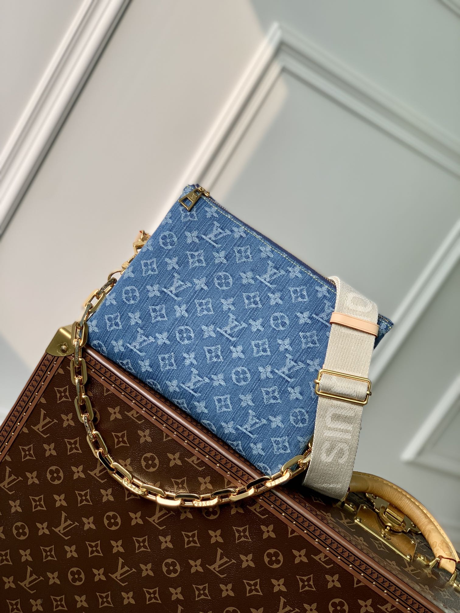 Louis Vuitton Coussin PM Bag M24564
