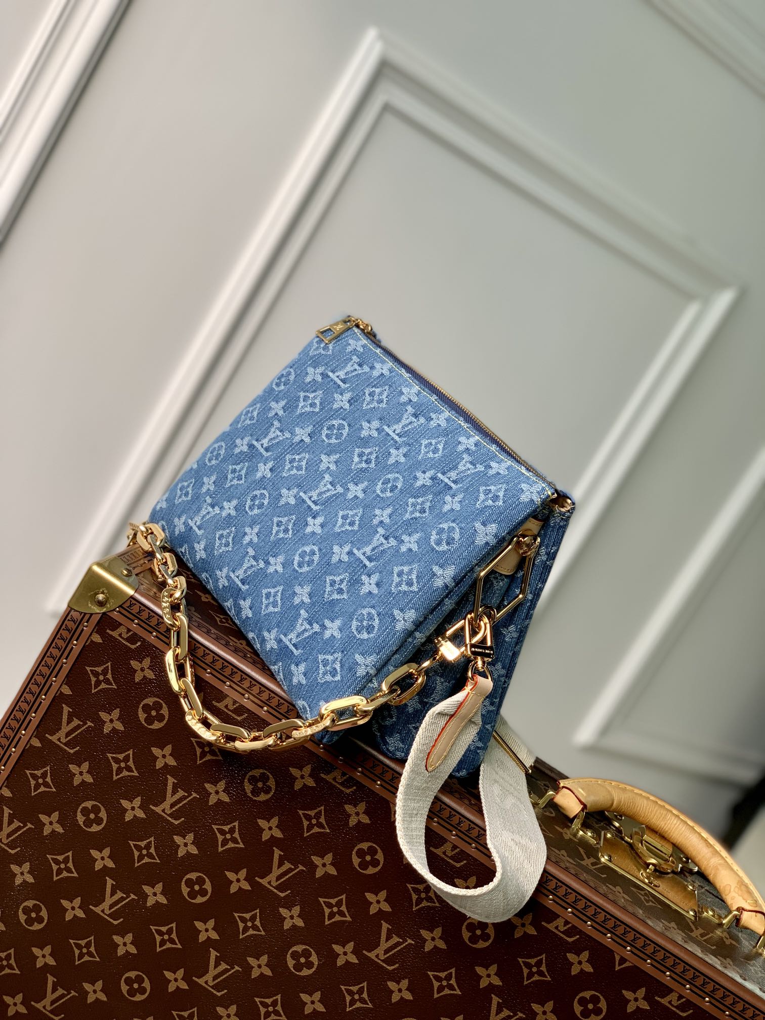 Louis Vuitton Coussin PM Bag M24564