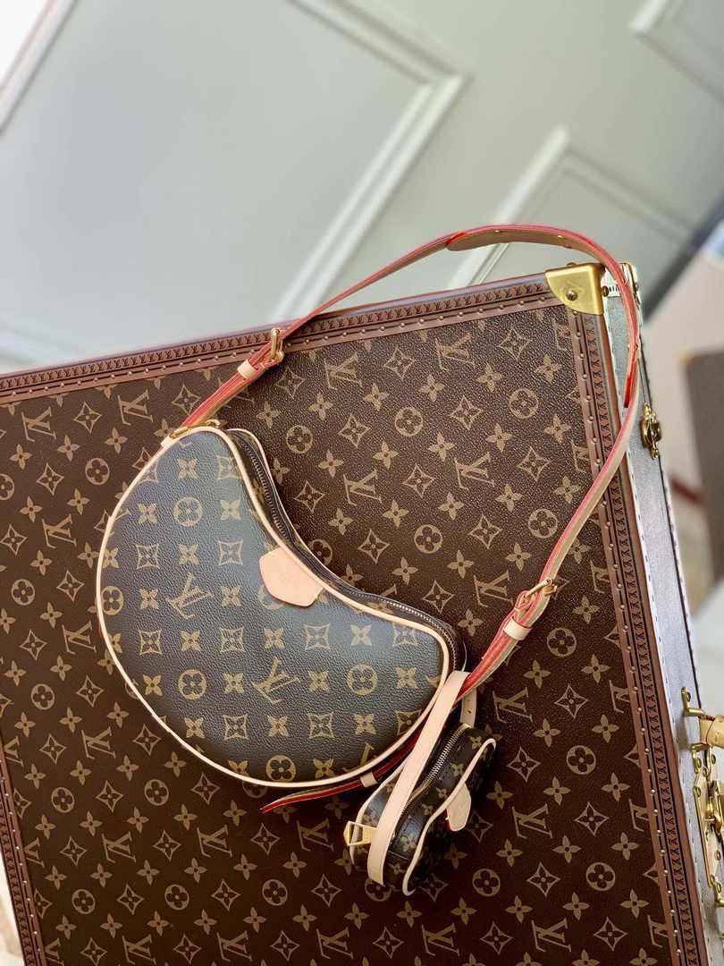 Louis Vuitton Croissant MM Bag M46828 Monogram - Default Title - View 2