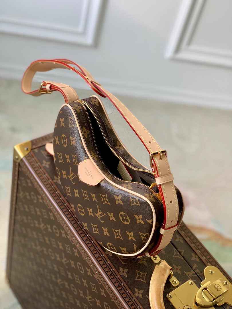 Louis Vuitton Croissant MM Bag M46828 Monogram - Default Title - View 4
