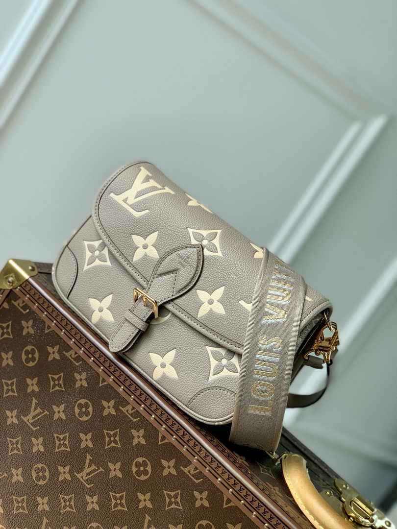 Louis Vuitton Diane Bag M46583 Monogram Empreinte Leather - Default Title - View 1