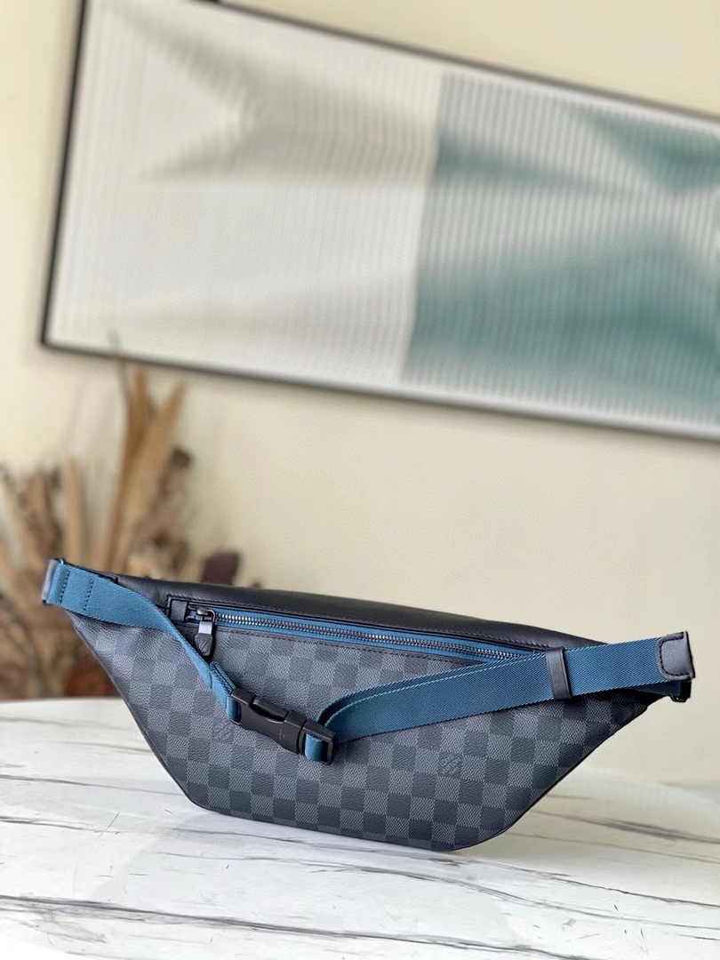 Louis Vuitton Discovery Bumbag N40187 Black