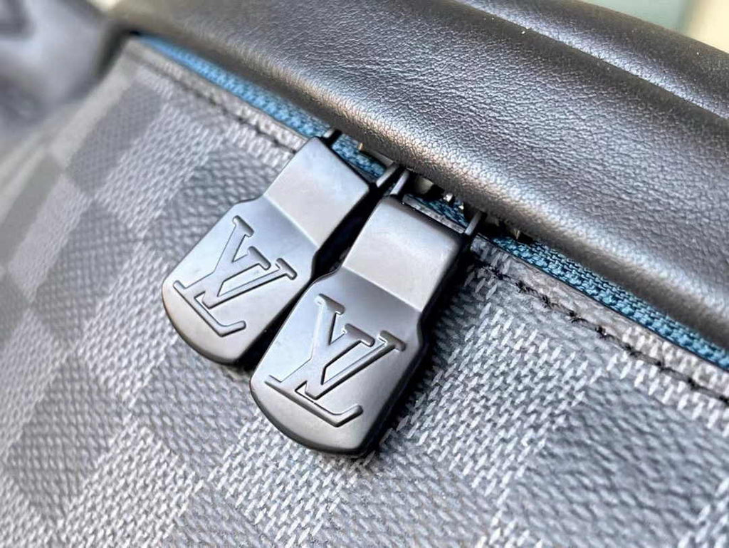 Louis Vuitton Discovery Bumbag N40187 Black