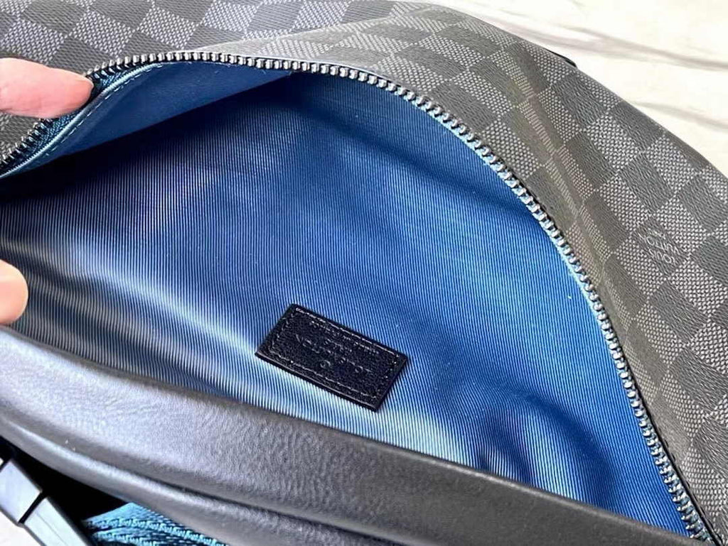 Louis Vuitton Discovery Bumbag N40187 Black