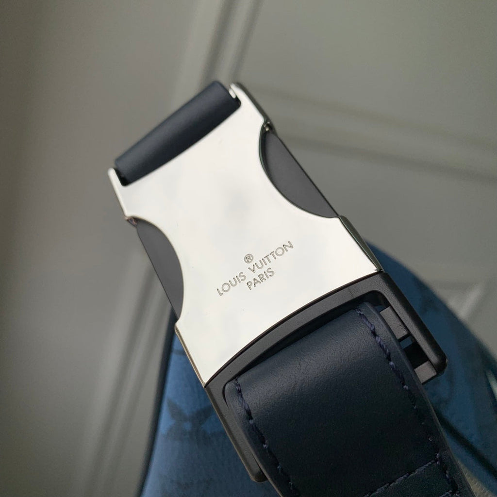 Louis Vuitton Discovery Bumbag M22576 Abyss Blue