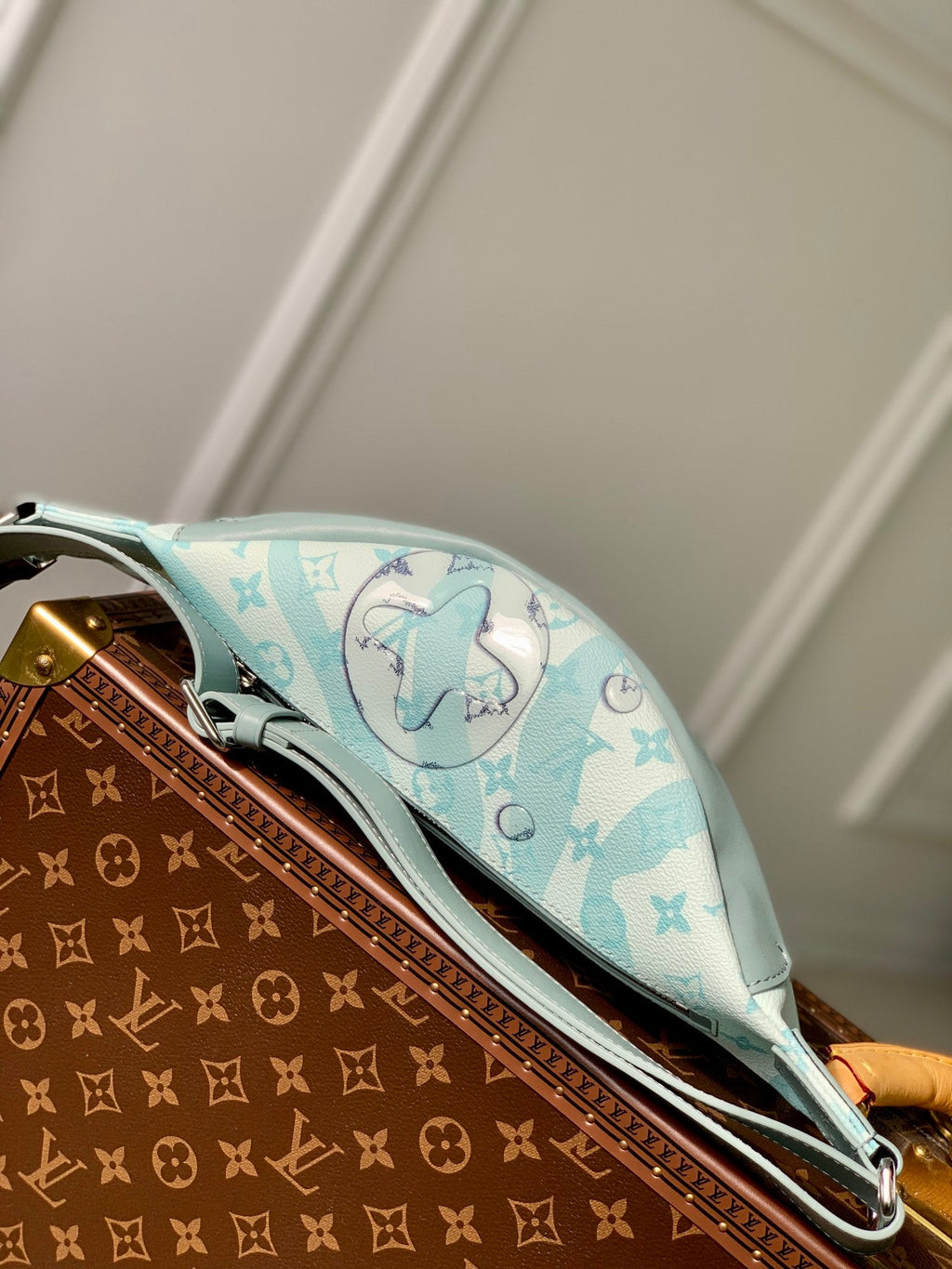 Louis Vuitton Discovery Bumbag M22576 Light Blue