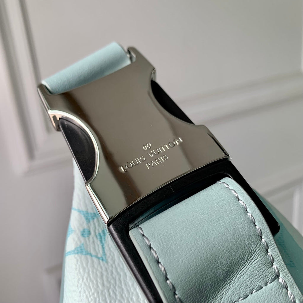 Louis Vuitton Discovery Bumbag M22576 Light Blue