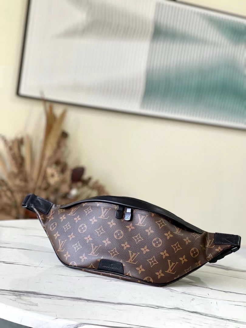 Louis Vuitton Discovery Bumbag M44336 Monogram