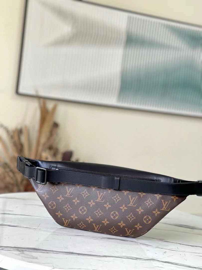 Louis Vuitton Discovery Bumbag M44336 Monogram