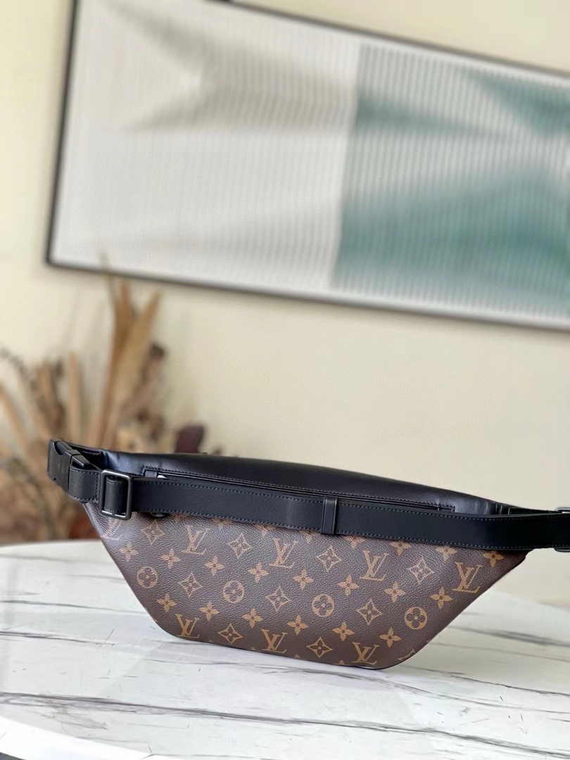 Louis Vuitton Discovery Bumbag M44336 Monogram