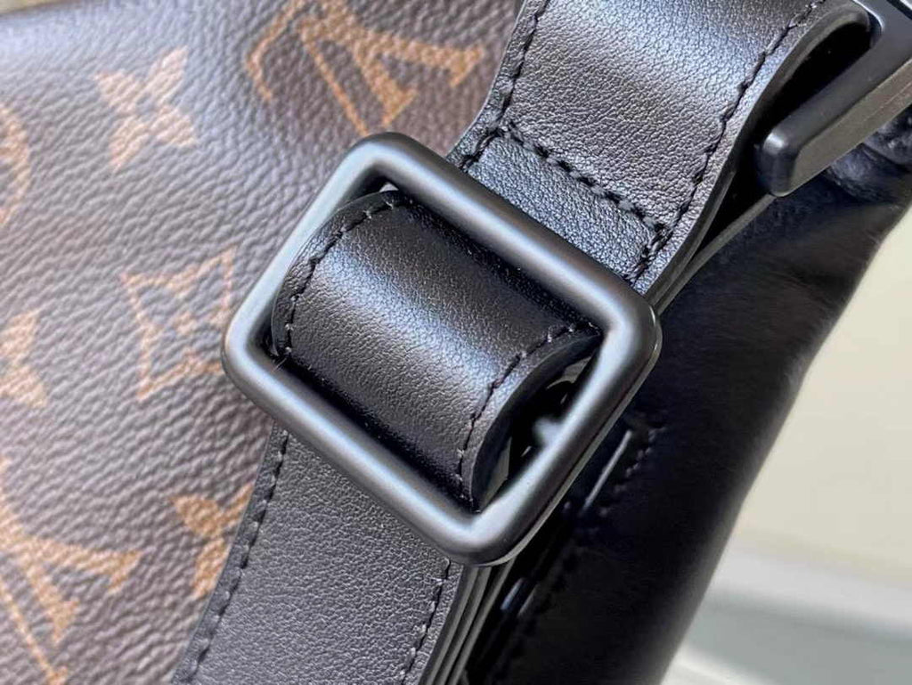 Louis Vuitton Discovery Bumbag M44336 Monogram