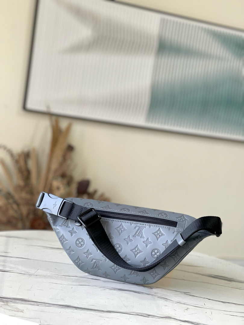 Louis Vuitton Discovery Bumbag M46108 Gray Leather