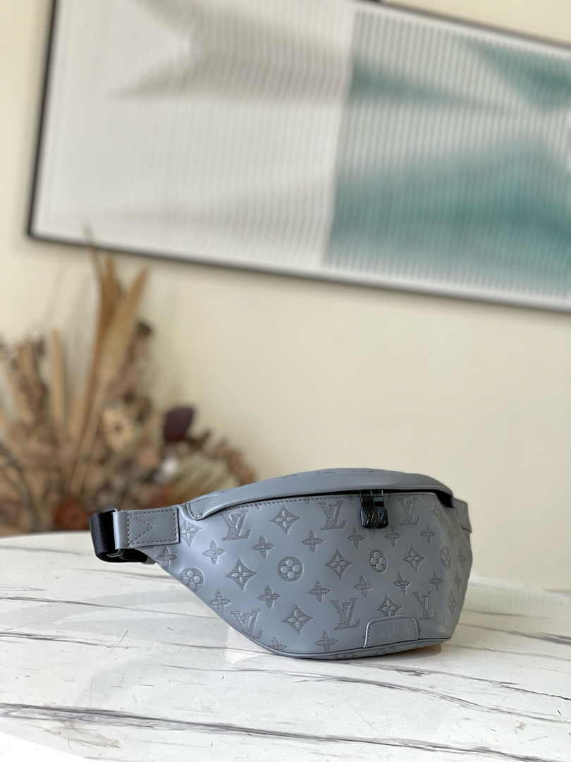 Louis Vuitton Discovery Bumbag M46108 Gray Leather