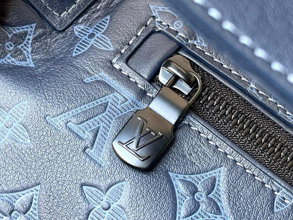 Louis Vuitton Discovery Bumbag M46108 Blue Leather