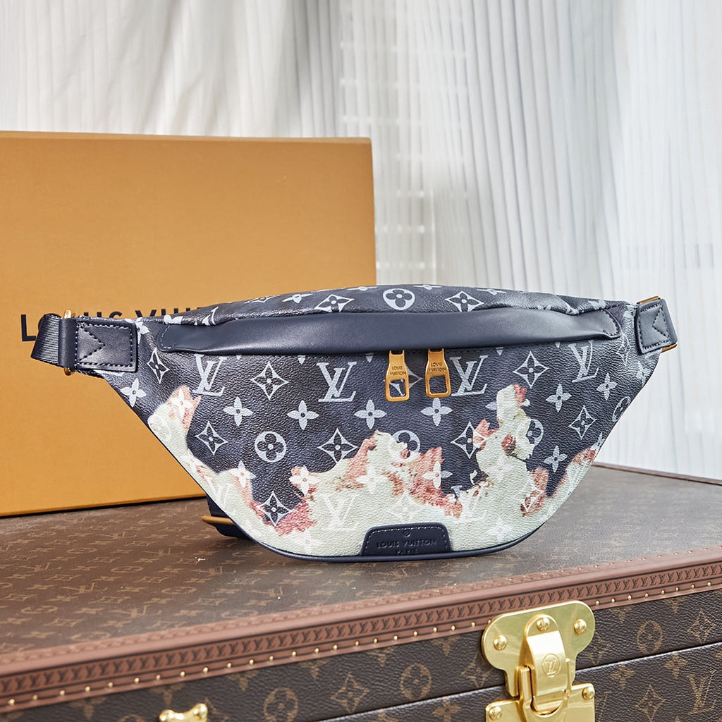 Louis Vuitton Discovery Bumbag PM M23905 Ink Blue