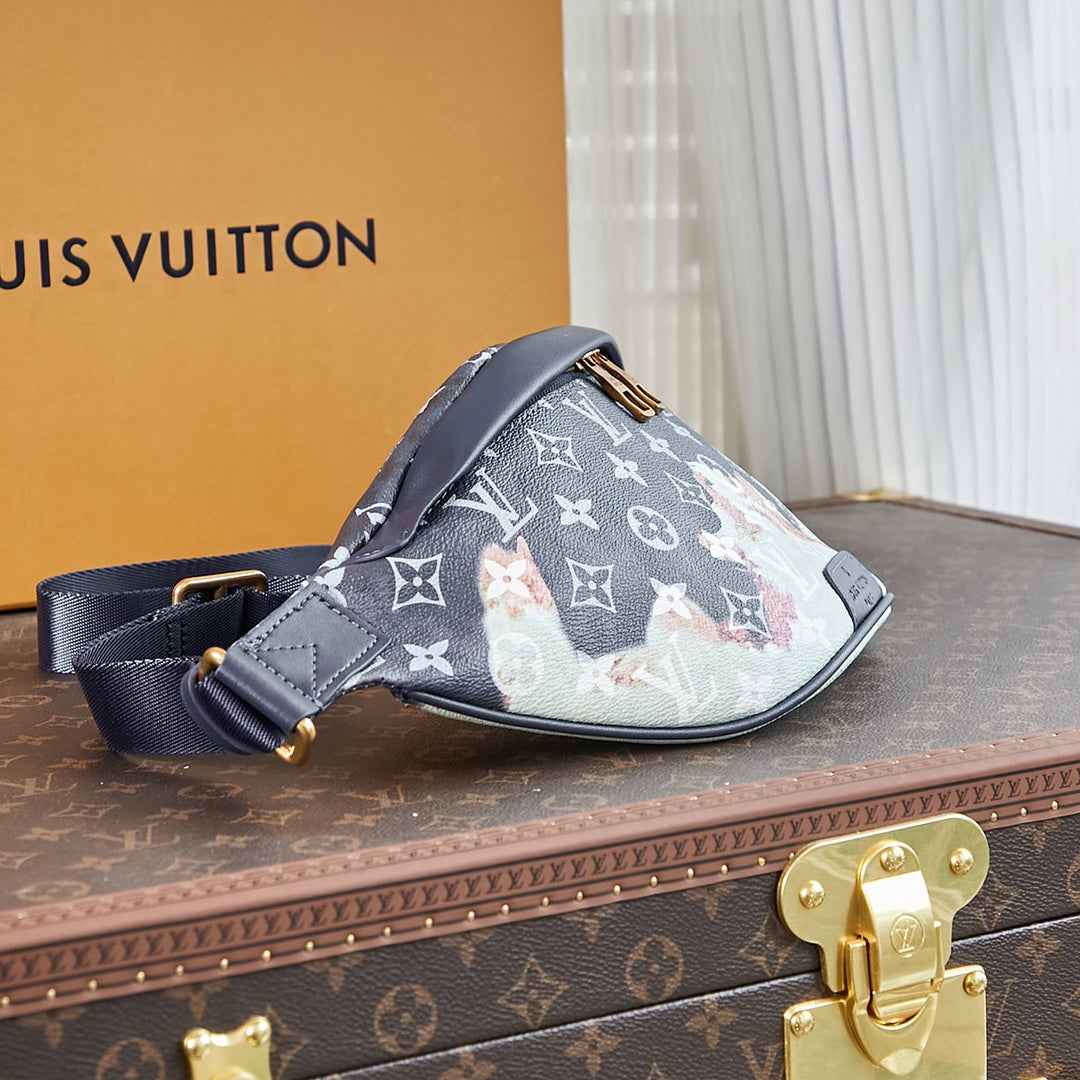 Louis Vuitton Discovery Bumbag PM M23905 Ink Blue