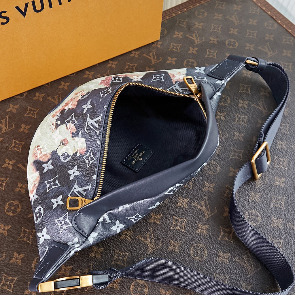 Louis Vuitton Discovery Bumbag PM M23905 Ink Blue