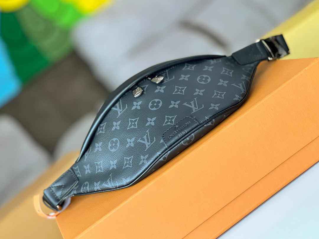Louis Vuitton Discovery Bumbag PM M46035 Monogram Canvas