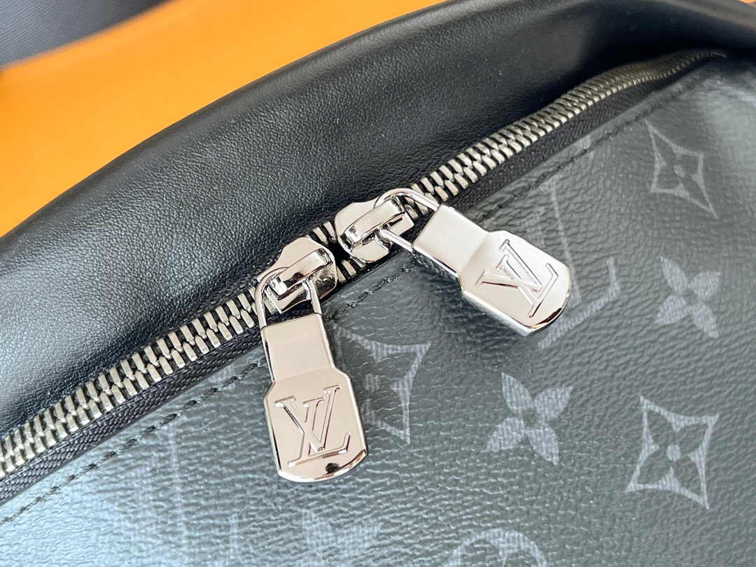 Louis Vuitton Discovery Bumbag PM M46035 Monogram Canvas