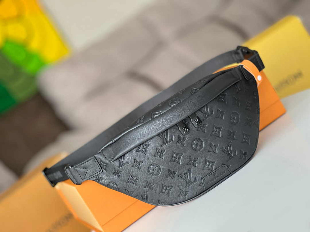 Louis Vuitton Discovery Bumbag PM M46036 Monogram Calf Leather