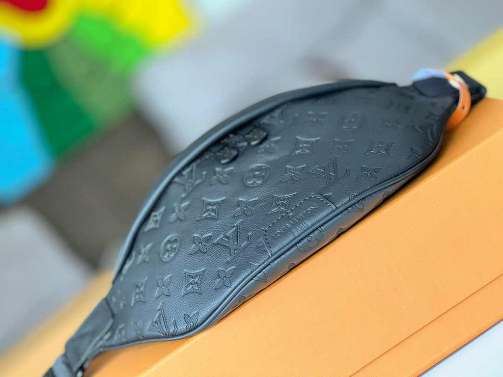 Louis Vuitton Discovery Bumbag PM M46036 Monogram Calf Leather