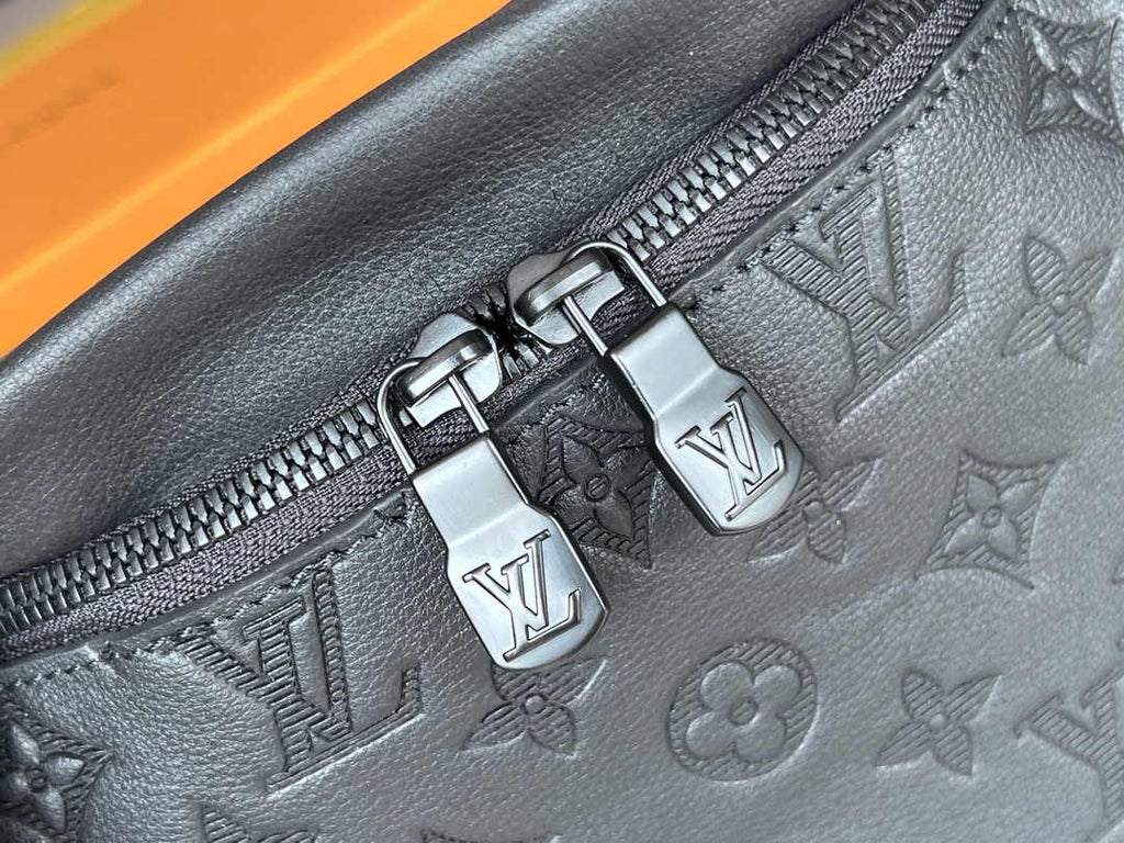 Louis Vuitton Discovery Bumbag PM M46036 Monogram Calf Leather