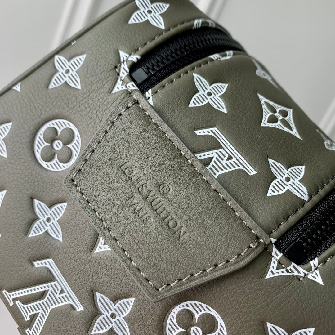 Louis Vuitton Dopp Kit M12651 - Default Title - View 6