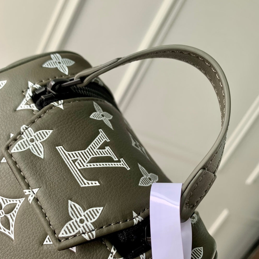 Louis Vuitton Dopp Kit M12651 - Default Title - View 7
