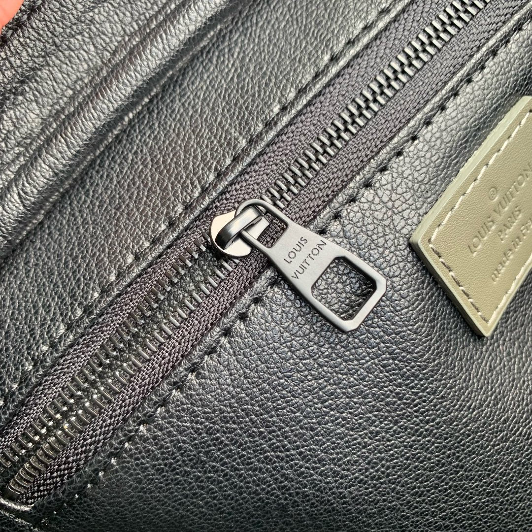 Louis Vuitton Dopp Kit M12651 - Default Title - View 8
