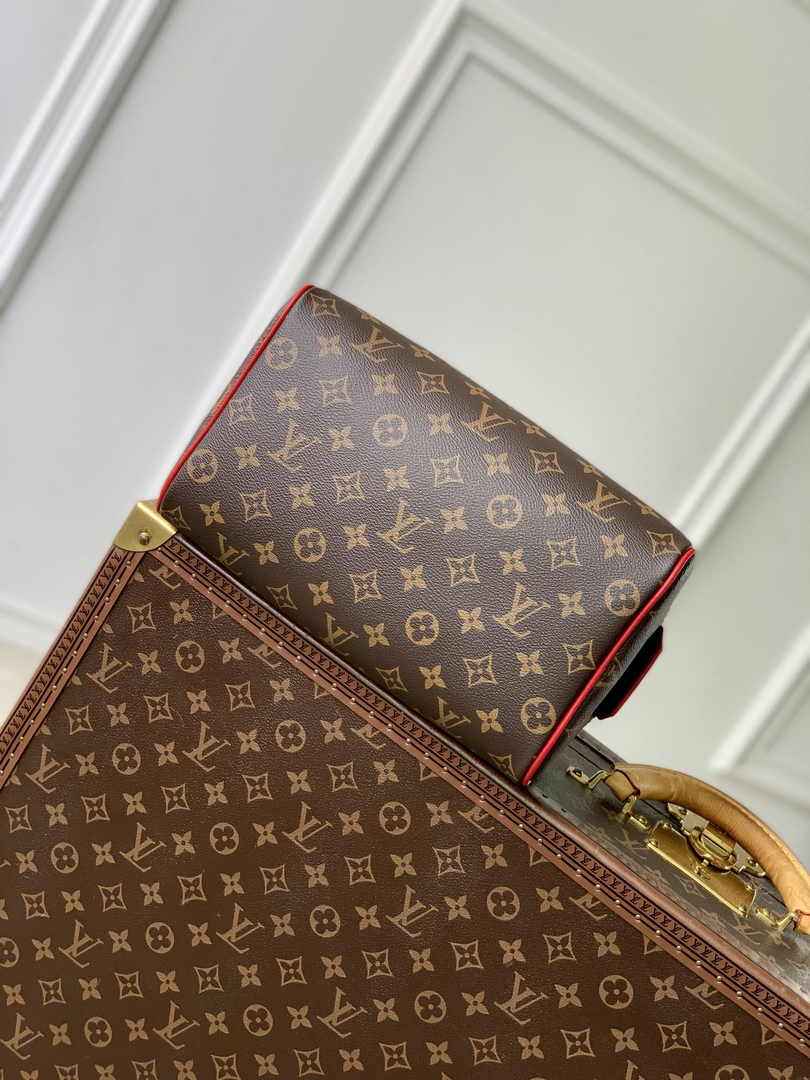 Louis Vuitton Dopp Kit M12641 Red - Default Title - View 4
