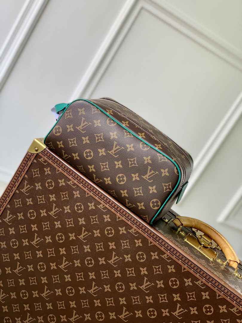 Louis Vuitton Dopp Kit M12641 Green - Default Title - View 1