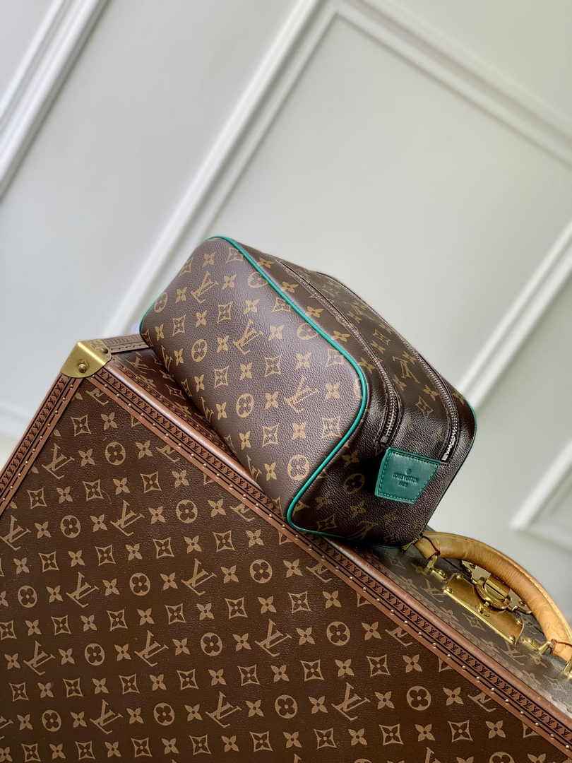Louis Vuitton Dopp Kit M12641 Green - Default Title - View 2