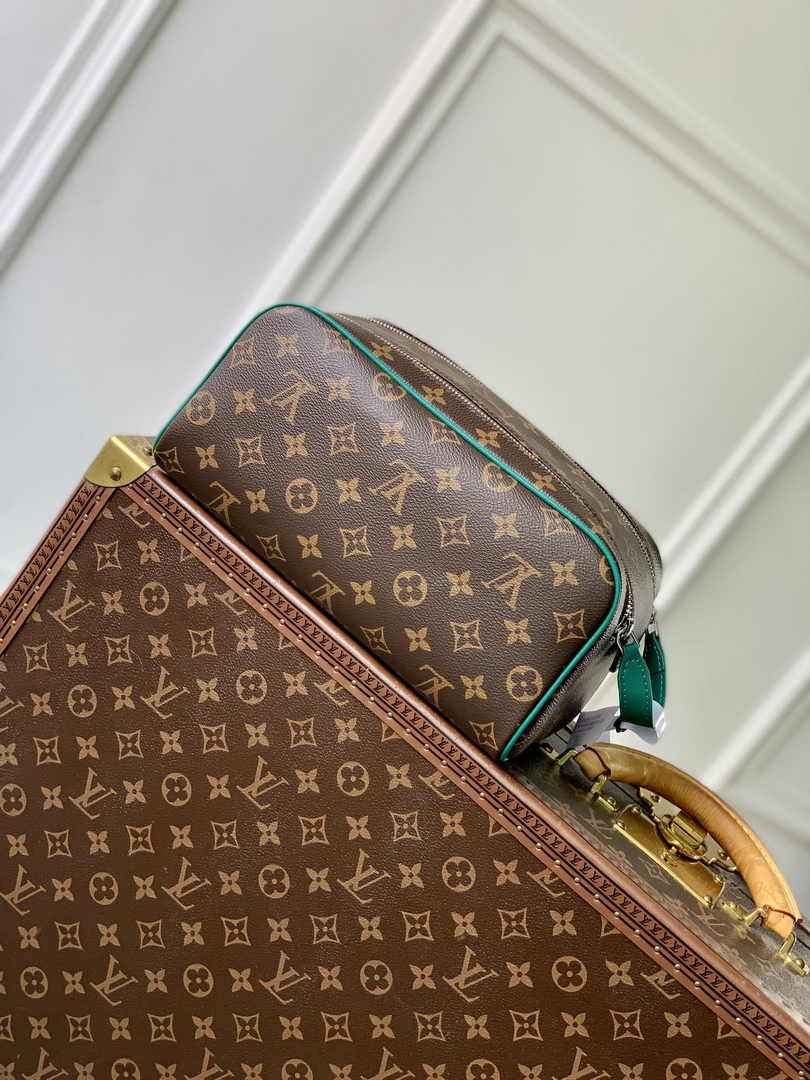 Louis Vuitton Dopp Kit M12641 Green - Default Title - View 3