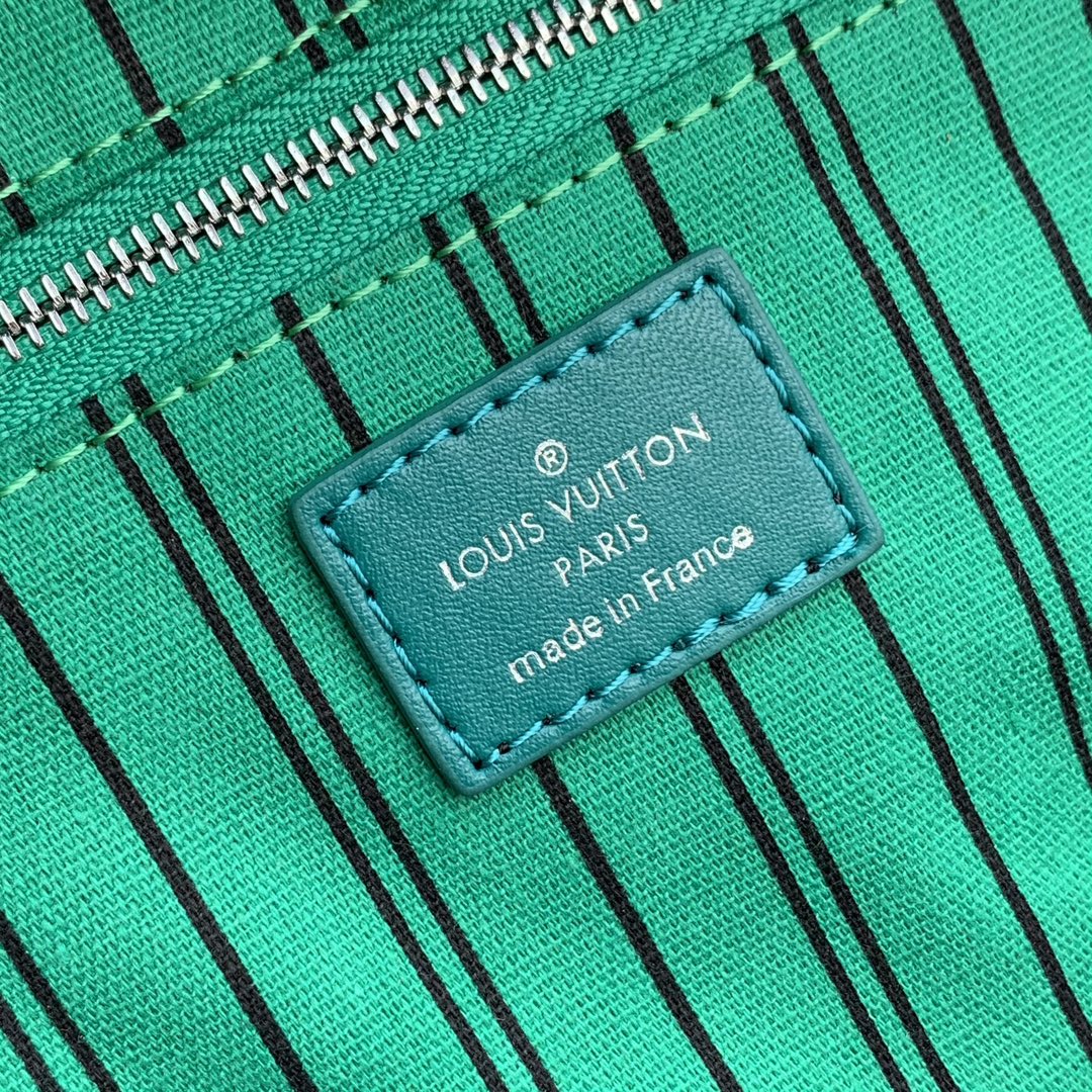 Louis Vuitton Dopp Kit M12641 Green - Default Title - View 9